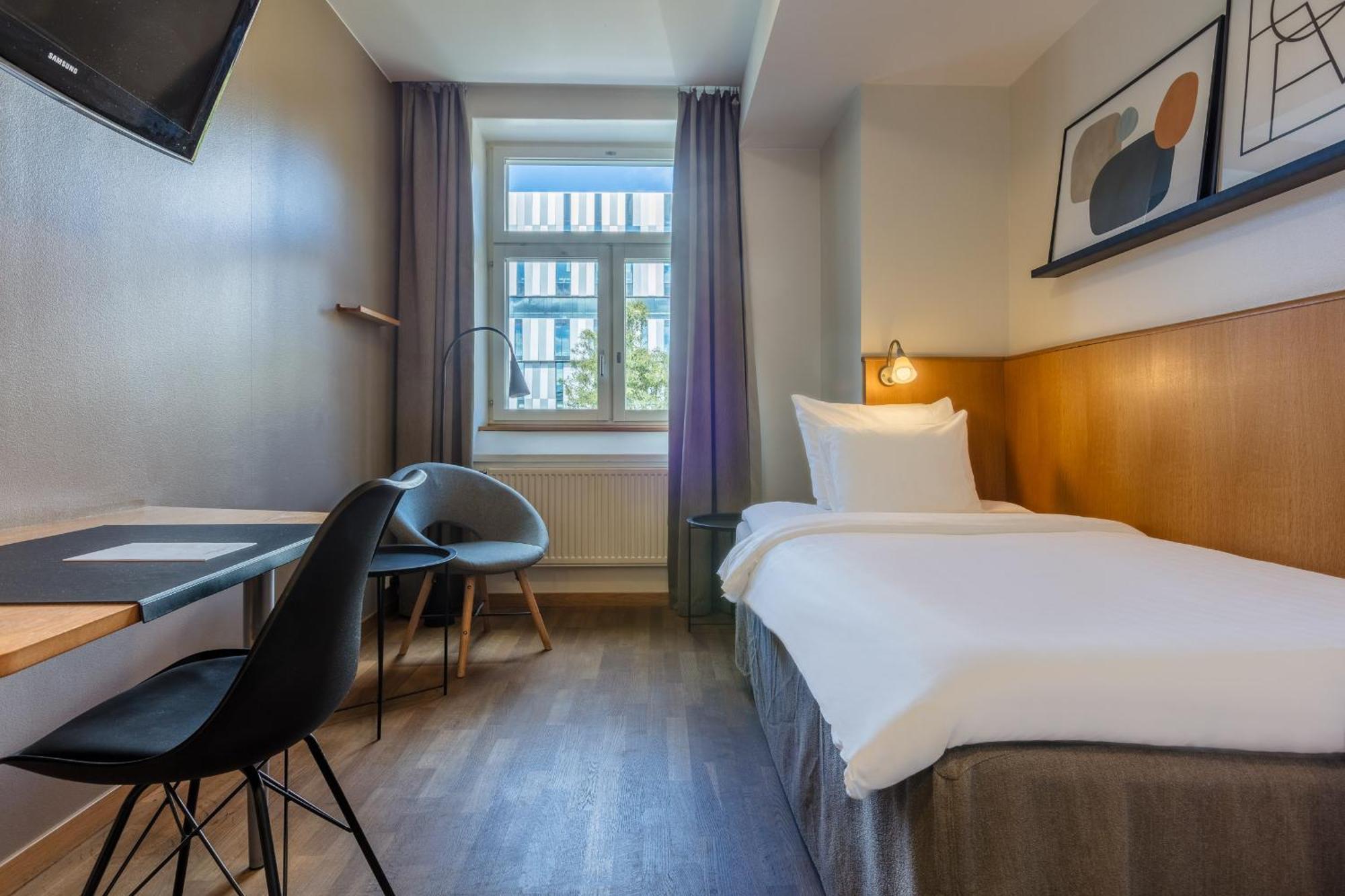 Home Hotel Уппсала Экстерьер фото